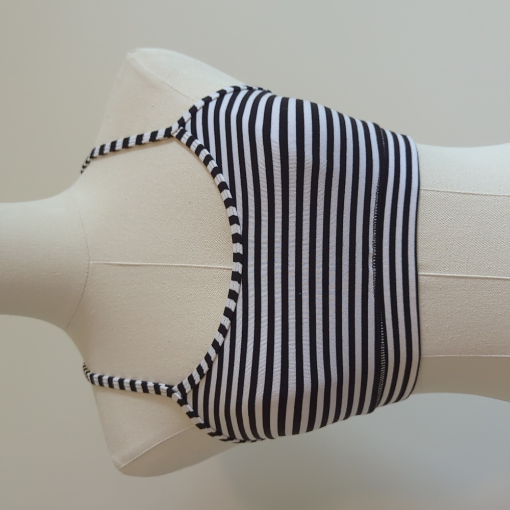 Lululemon size 6 white and black strip sports bra